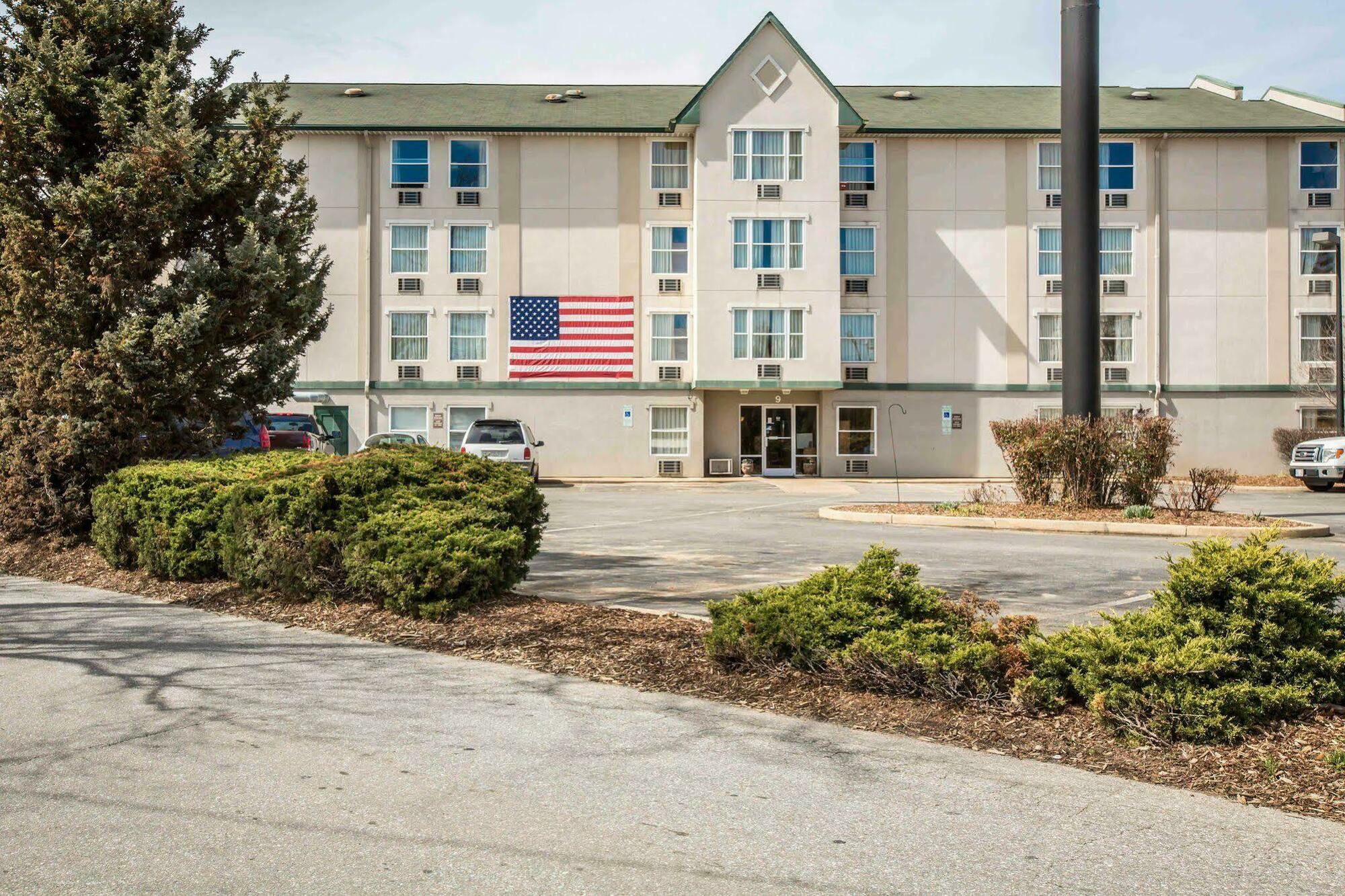 Rodeway Inn & Suites Near Outlet Mall - Asheville Exterior foto